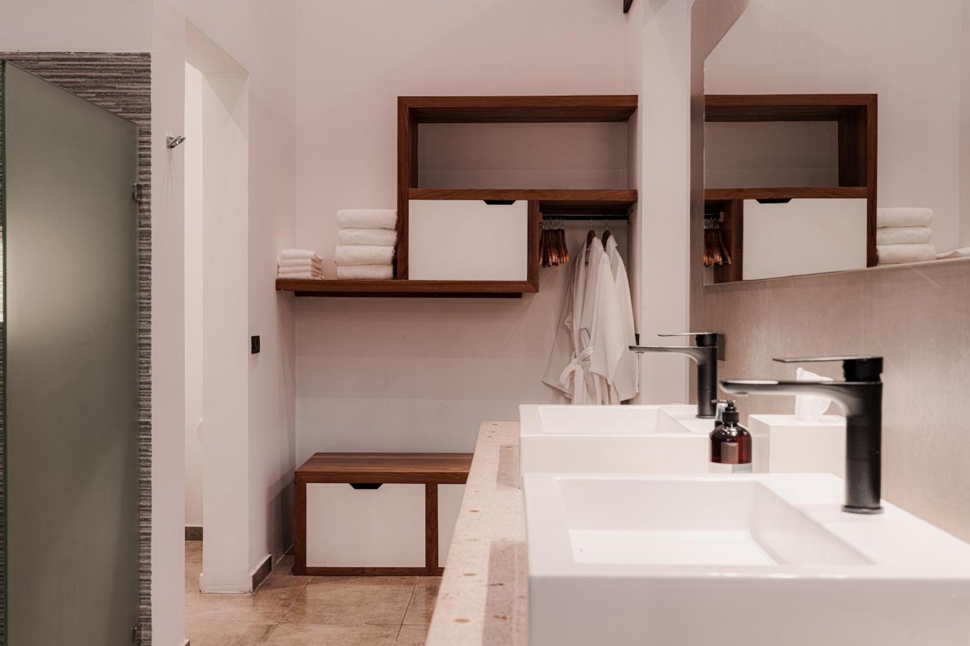 Adults Only Lifestyle Suite 1 King bed